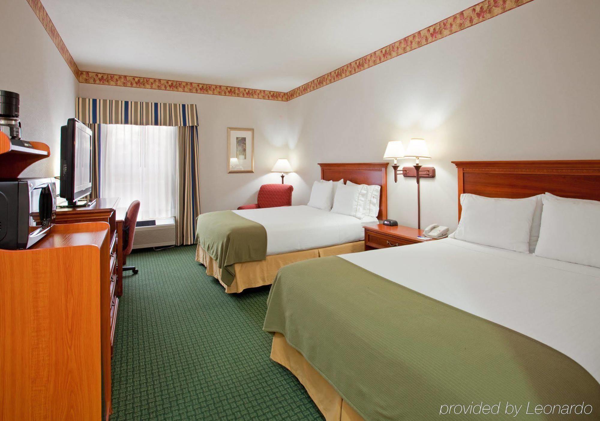 Holiday Inn Express & Suites Batesville, An Ihg Hotel Room photo